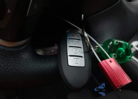 2015 Nissan Pathfinder S z USA, uszkodzony, nr VIN 5N1AR2MM9FC723528